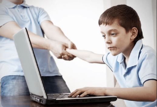 Pengaruh Game Online terhadap Kehidupan Sosial dan Produktivitas Anak Muda